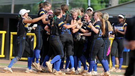 Mhsaa softball scores - Michigan high school softball state finals scores (live & final), playoff brackets, computer rankings and statewide stat leaders. The Michigan high school …